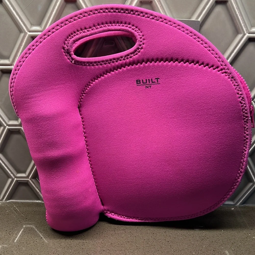 BuiltNY Lunch Bag, Neoprene Bag machine washable.